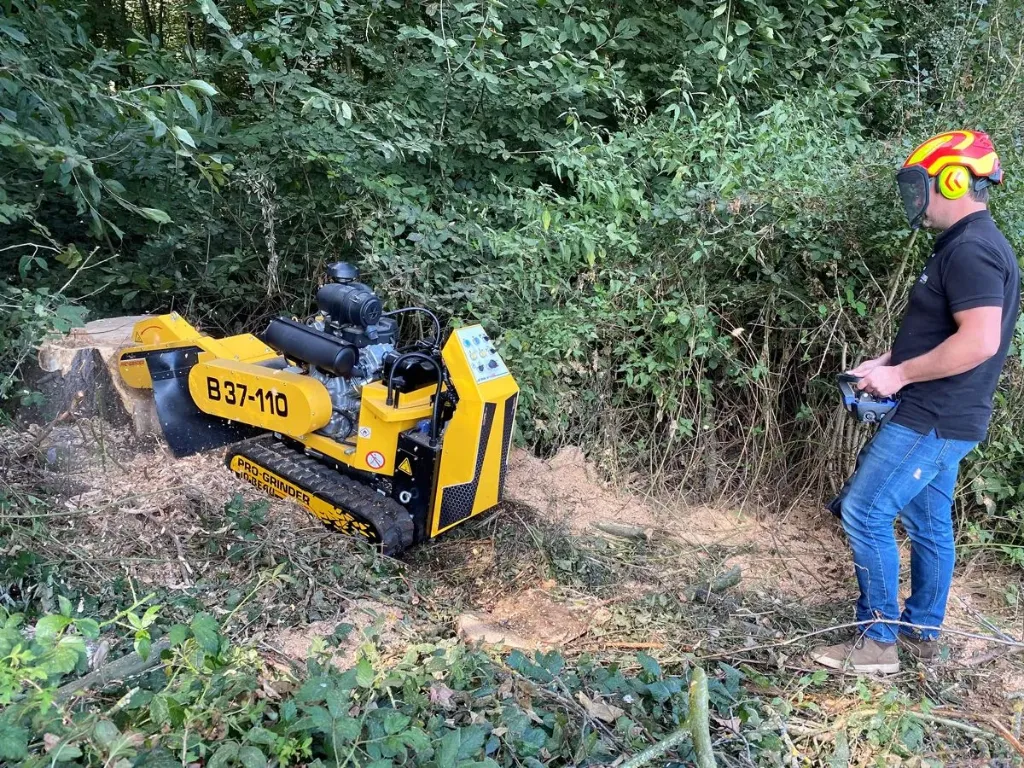 Jo-Beau-B37-110RC-boomstronkfrees-stobbenfrees-rogneuse-de-souches-stumpgrinder-Stubbenfraze-3.webp